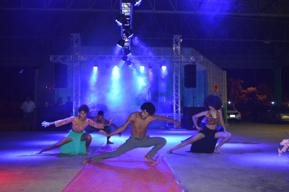 Foram realizadas muitas apresentações artísticas e culturais realizadas na I Feira de Mulheres Kalunga do Nordeste Goiano.