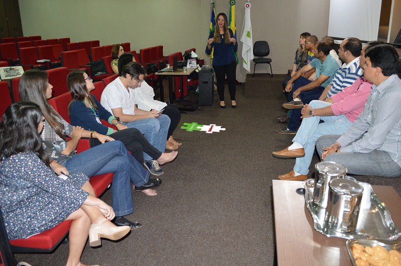 Gestora nacional do Mulheres Mil esteve na Reitoria em agosto para capacitar servidores na metodologia do programa