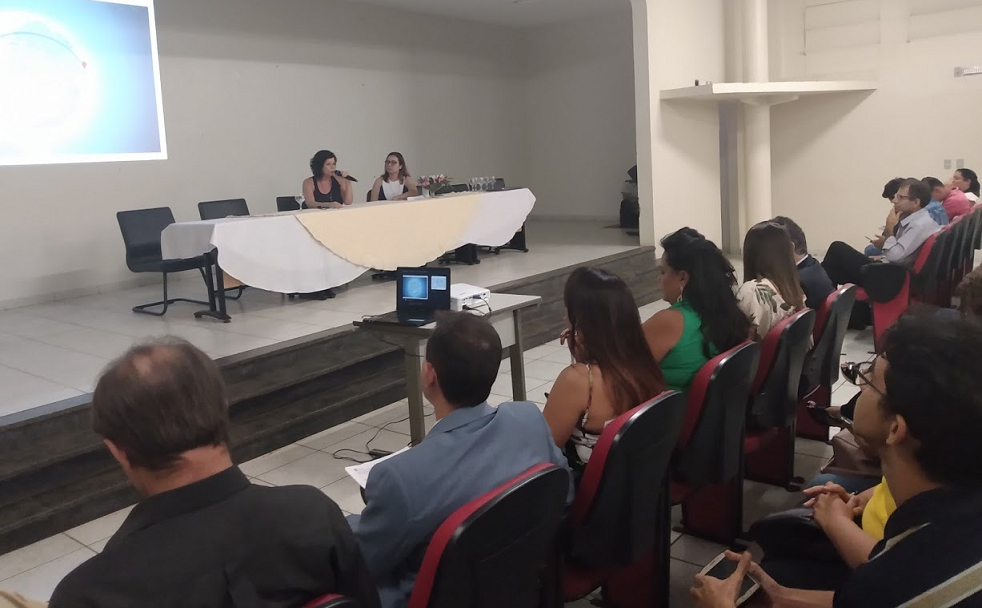 Professora Fátima Suely fala da importância do professor ter clareza de sua posição no mundo.